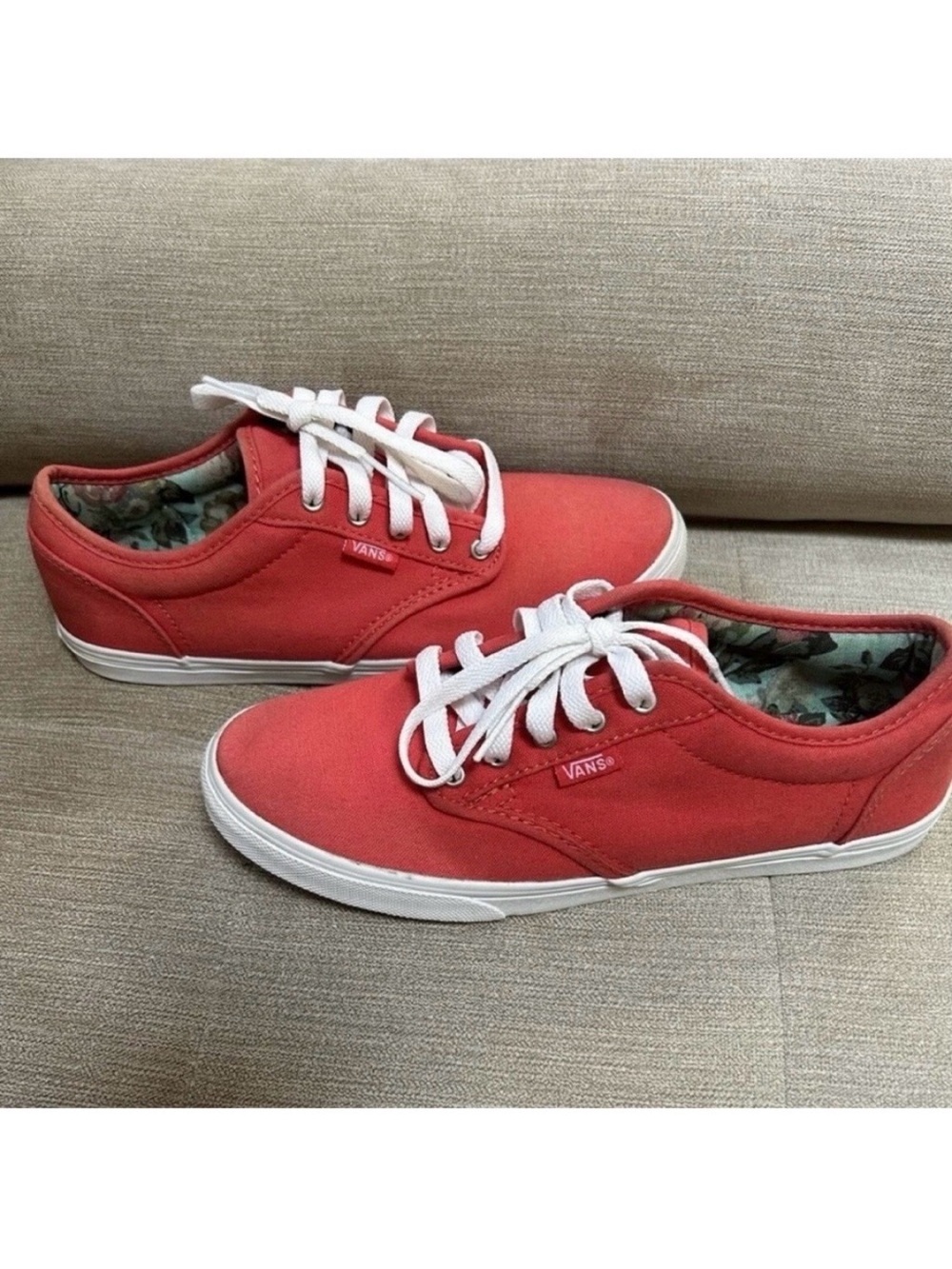 Women’s Vans Off The Wall Low Top Coral Canvas Sneakers Size 7 W = Size 5.5 M